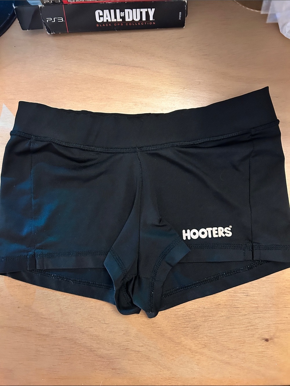 B86-4 Free w/Hooters $35 Bundle or Purchase Hooters Girl worn Uniform Shorts Xxs